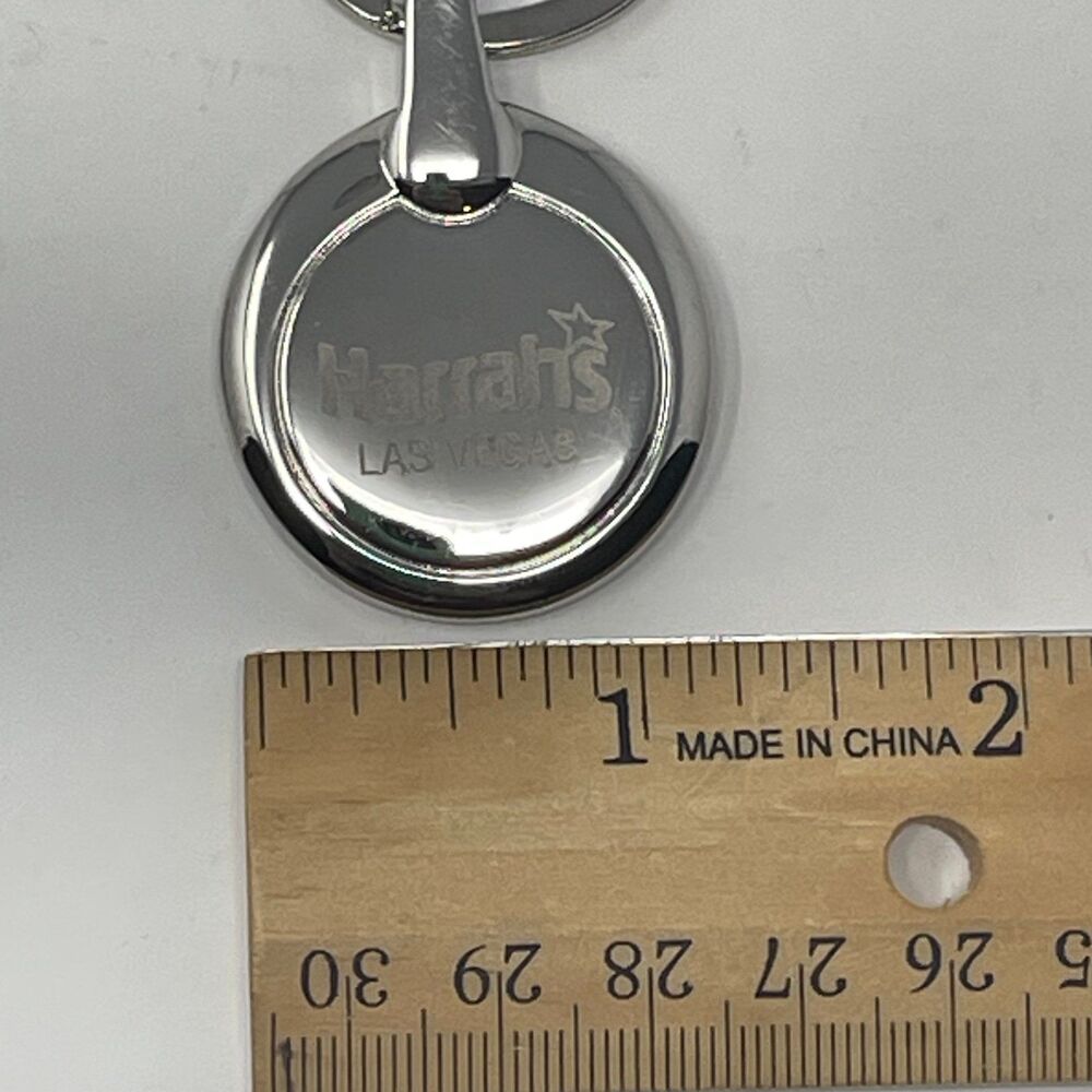 Vtg‎ Harrah's Las Vegas Silvertone Keychain & Box - Picture 8 of 8